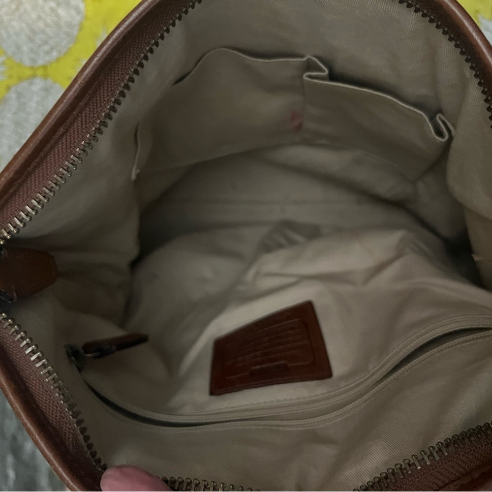 Gorgeous Leather Coach Bag - Picture 4 of 4